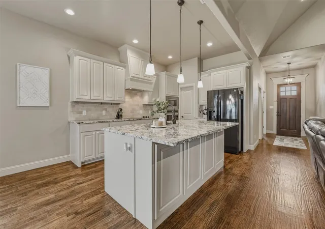 Photo 2 of Sale Pending at 125 Oak View Dr, Godley, TX 76044 | MLS# 21339783 | Listing updated on 2026-09-09