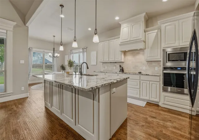 Photo 3 of Sale Pending at 125 Oak View Dr, Godley, TX 76044 | MLS# 21339783 | Listing updated on 2026-09-09