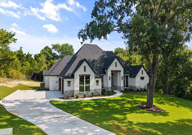Photo 3 of Single family home for sale at 7631 Woodstream Rd, Midlothian, TX 76065 | MLS# 21340032 | Listing updated on 2026-09-12
