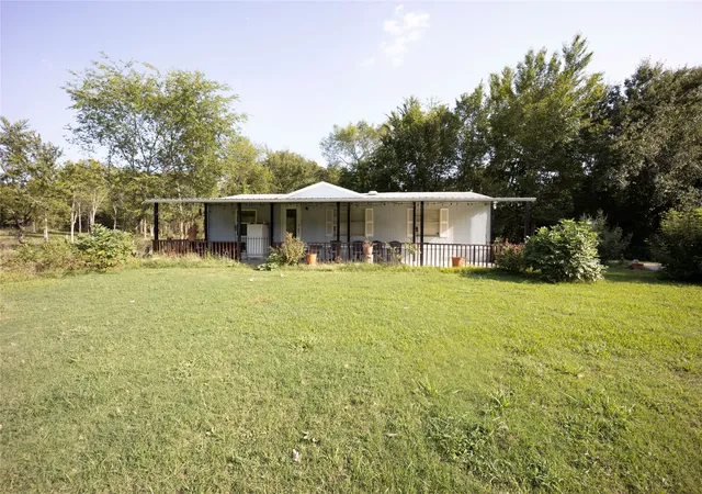 Photo 2 of Manufactured home for sale at 15960 Four Oaks Dr, Seven Points, TX 75143 | MLS# 21340238 | Listing updated on 2026-09-09