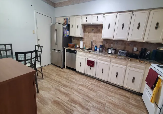 Photo 2 of Sale Pending at 834 Pebble Beach Dr, Garland, TX 75043 | MLS# 21339523 | Listing updated on 2026-09-16