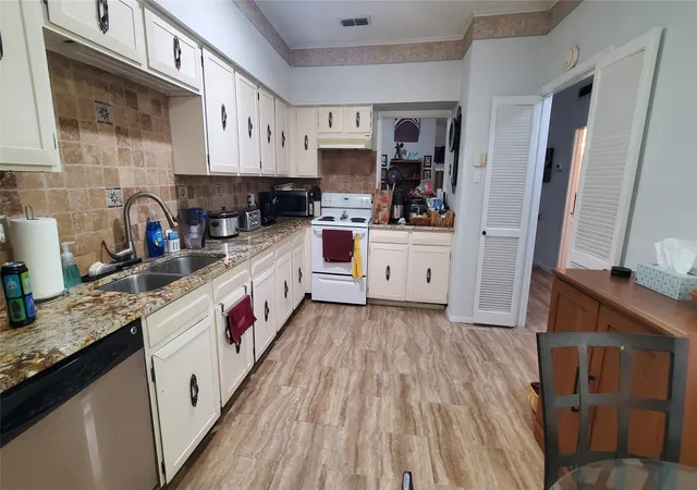 Photo 3 of Sale Pending at 834 Pebble Beach Dr, Garland, TX 75043 | MLS# 21339523 | Listing updated on 2026-09-16