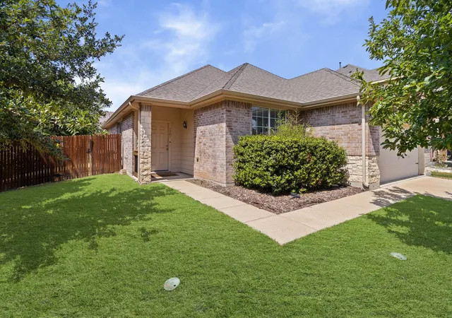 Photo 2 of Single family home for sale at 1301 Sand Verbena Wy, Fort Worth, TX 76177 | MLS# 21339469 | Listing updated on 2026-07-30