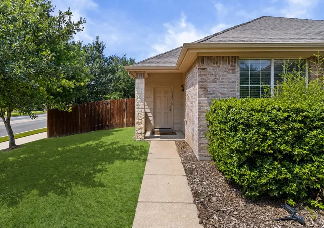Photo 3 of Single family home for sale at 1301 Sand Verbena Wy, Fort Worth, TX 76177 | MLS# 21339469 | Listing updated on 2026-07-30