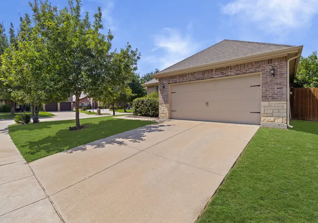 Photo 4 of Single family home for sale at 1301 Sand Verbena Wy, Fort Worth, TX 76177 | MLS# 21339469 | Listing updated on 2026-07-30
