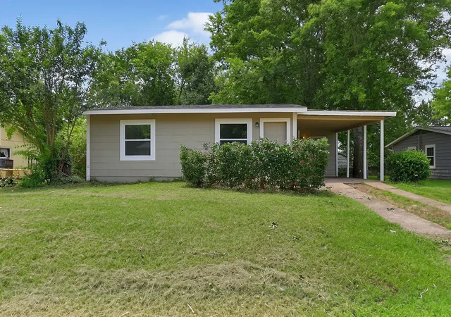 Photo 2 of Single family home for sale at 327 Randolph St, Lone Star, TX 75668 | MLS# 21316474 | Listing updated on 2026-09-08