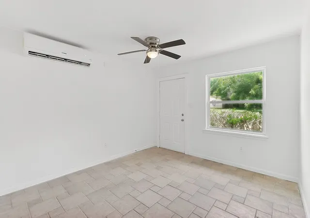 Photo 3 of Single family home for sale at 327 Randolph St, Lone Star, TX 75668 | MLS# 21316474 | Listing updated on 2026-09-08