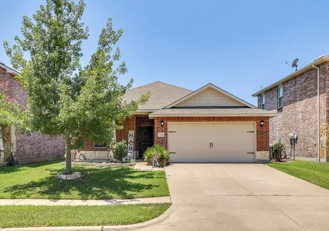 Photo 1 of Sale Pending at 9004 Cloudveil Dr, Arlington, TX 76002 | MLS# 21340605 | Listing updated on 2026-09-12
