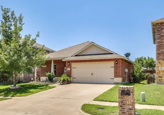 Photo 2 of Sale Pending at 9004 Cloudveil Dr, Arlington, TX 76002 | MLS# 21340605 | Listing updated on 2026-09-12