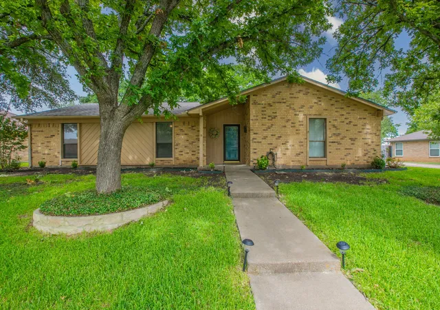 Photo 1 of Single family home for sale at 1057 Radisson Dr, Hewitt, TX 76643 | MLS# 21338583 | Listing updated on 2026-10-03