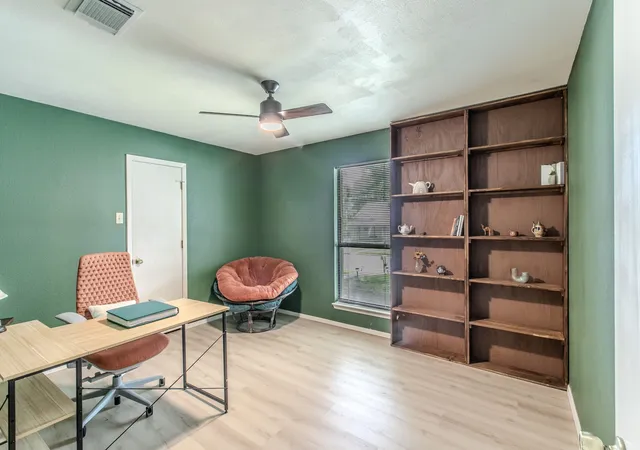 Photo 4 of Single family home for sale at 1057 Radisson Dr, Hewitt, TX 76643 | MLS# 21338583 | Listing updated on 2026-10-03