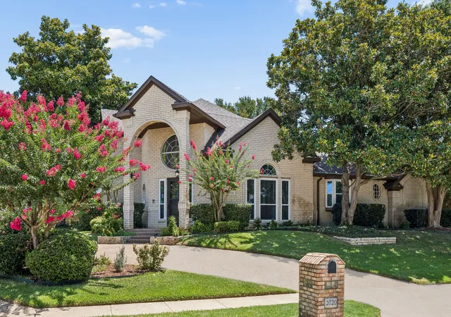 Photo 3 of Single family home for sale at 2020 Kipling Dr, Flower Mound, TX 75022 | MLS# 21330946 | Listing updated on 2026-10-06