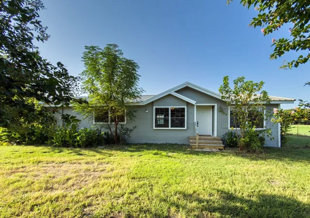 Photo 2 of Sale Pending at 109 Brookshire, Riesel, TX 76682 | MLS# 21340823 | Listing updated on 2026-10-02
