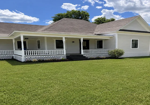 Photo 2 of Single family home for sale at 904 E Calhoun St, Rice, TX 75155 | MLS# 21338781 | Listing updated on 2026-10-06