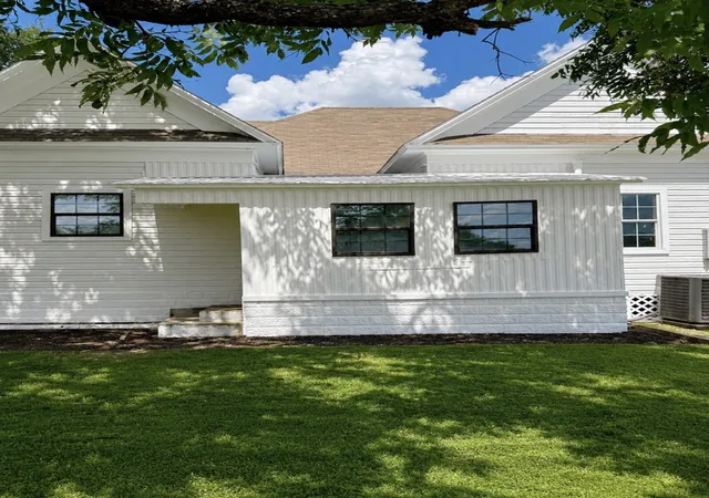 Photo 3 of Single family home for sale at 904 E Calhoun St, Rice, TX 75155 | MLS# 21338781 | Listing updated on 2026-10-06