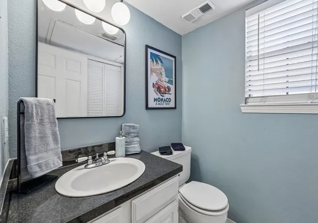 Photo 4 of Condo for sale at 5200 Martel Ave #24B, Dallas, TX 75206 | MLS# 21341348 | Listing updated on 2026-09-11
