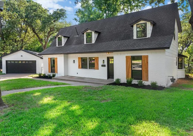 Photo 1 of Single family home for sale at 1815 Wellington Ct, Arlington, TX 76013 | MLS# 21337940 | Listing updated on 2026-09-10