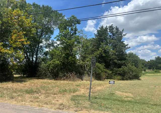Photo 3 of Land for sale at 406 N Neal St, Commerce, TX 75428 | MLS# 21341394 | Listing updated on 2026-07-31