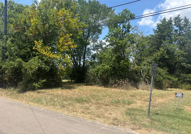 Photo 3 of Land for sale at 406 N Neal St, Commerce, TX 75428 | MLS# 21341394 | Listing updated on 2026-07-31
