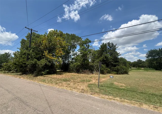 Photo 4 of Land for sale at 406 N Neal St, Commerce, TX 75428 | MLS# 21341394 | Listing updated on 2026-07-31