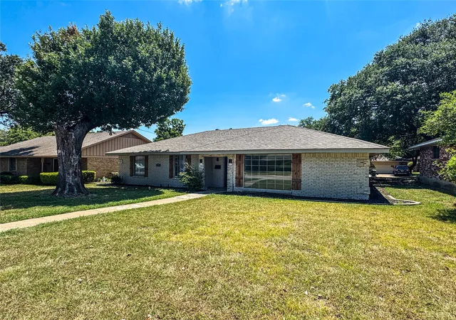 Photo 2 of Sale Pending at 5620 Marblehead Dr, Dallas, TX 75232 | MLS# 21340742 | Listing updated on 2026-09-29