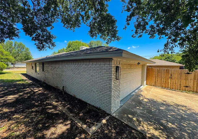 Photo 3 of Sale Pending at 5620 Marblehead Dr, Dallas, TX 75232 | MLS# 21340742 | Listing updated on 2026-09-29