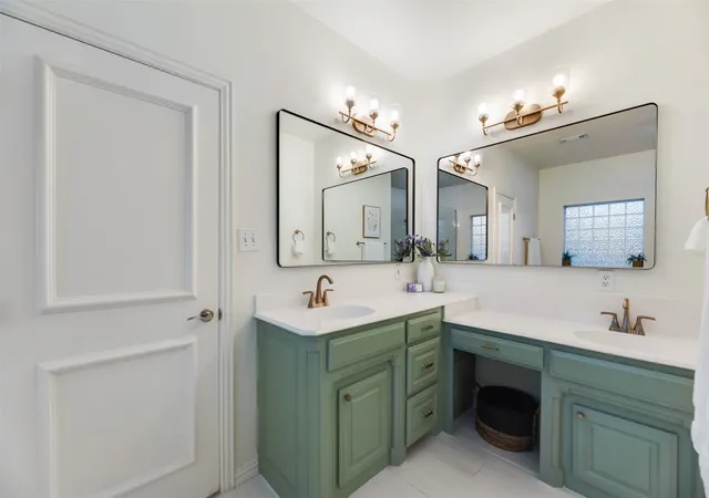 Photo 3 of Single family home for sale at 609 Acorn St, Pilot Point, TX 76258 | MLS# 21322967 | Listing updated on 2026-09-09