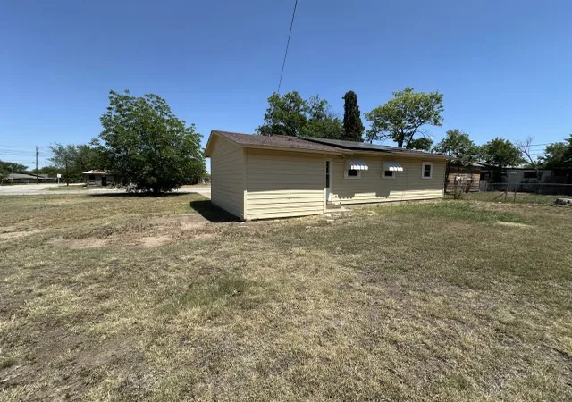 Photo 3 of Sale Pending at 804 Columbia St, Stamford, TX 79553 | MLS# 21341438 | Listing updated on 2026-09-14