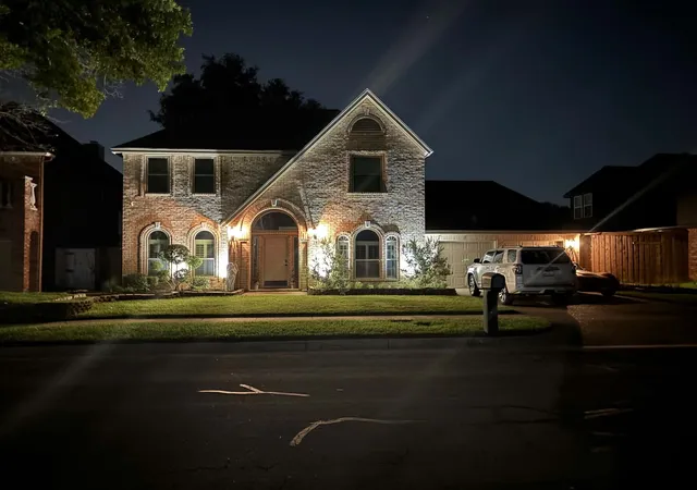 Photo 4 of Single family home for sale at 2902 Redstone Dr, Arlington, TX 76001 | MLS# 21340236 | Listing updated on 2026-09-12