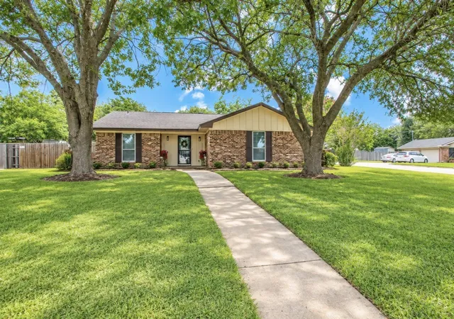 Photo 1 of Single family home for sale at 1311 Glenhaven Dr, Cleburne, TX 76033 | MLS# 21340242 | Listing updated on 2026-09-12