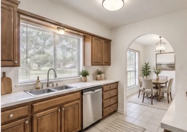 Photo 2 of Single family home for sale at 1311 Glenhaven Dr, Cleburne, TX 76033 | MLS# 21340242 | Listing updated on 2026-09-12