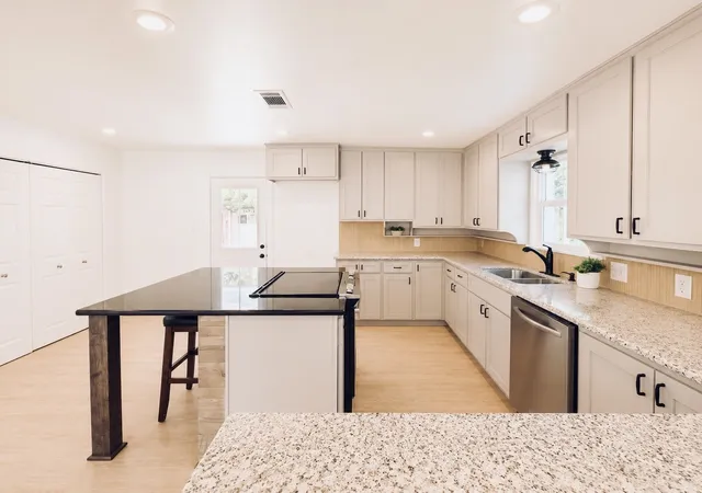 Photo 3 of Single family home for sale at 5517 Santa Barbara Ave, Fort Worth, TX 76114 | MLS# 21341269 | Listing updated on 2026-09-11
