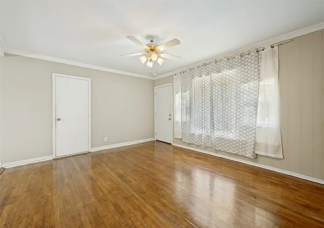 Photo 3 of Single family home for sale at 1225 W Boyce Ave, Fort Worth, TX 76115 | MLS# 21341527 | Listing updated on 2026-09-17
