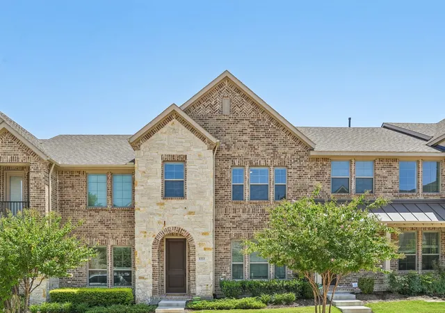 Townhouse for sale at 1333 Madison Ave, Flower Mound, TX 75028 | MLS# 21340723