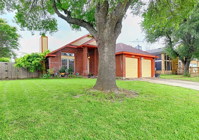 Photo 3 of Single family home for sale at 7814 Clairmont Ave, Rowlett, TX 75089 | MLS# 21341579 | Listing updated on 2026-09-28