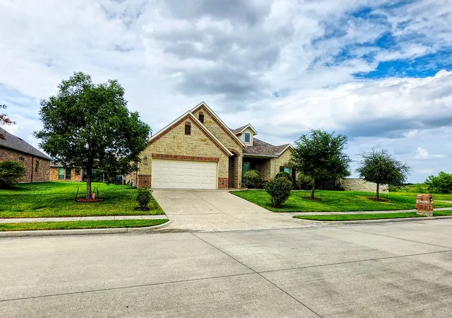 Photo 2 of Single family home for sale at 1103 Saint Matthew Cir, Royse City, TX 75189 | MLS# 21340381 | Listing updated on 2026-07-31