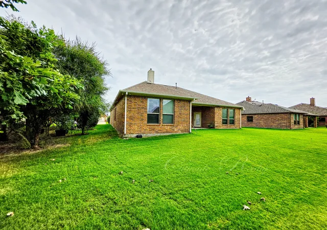 Photo 4 of Single family home for sale at 1103 Saint Matthew Cir, Royse City, TX 75189 | MLS# 21340381 | Listing updated on 2026-07-31