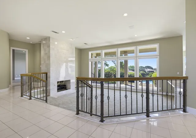 Photo 4 of Single family home for sale at 5916 Forest Highlands Dr, Fort Worth, TX 76132 | MLS# 21330674 | Listing updated on 2026-09-14