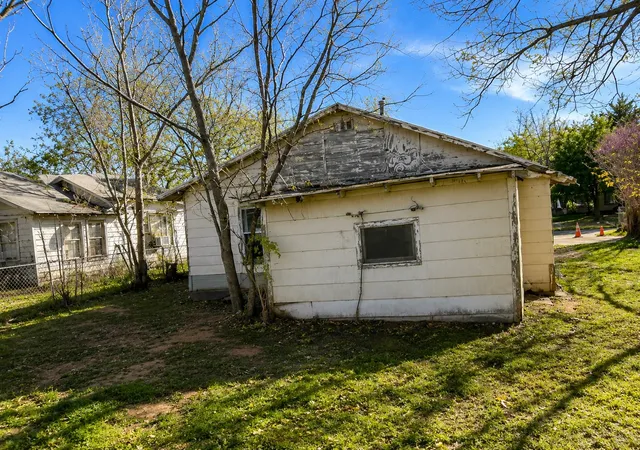 Photo 5 of Single family home for sale at 1204 N 8Th St, Wichita Falls, TX 76306 | MLS# 21340475 | Listing updated on 2026-09-21