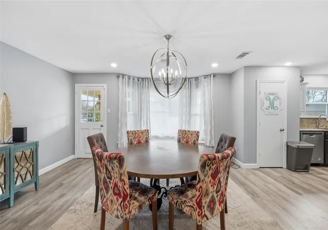 Photo 4 of Single family home for sale at 111 Havenwood Dr, Enchanted Oaks, TX 75156 | MLS# 21341595 | Listing updated on 2026-09-14