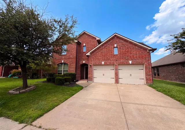 Photo 1 of Sale Pending at 174 Hampton Dr, Fate, TX 75087 | MLS# 21341705 | Listing updated on 2026-09-11