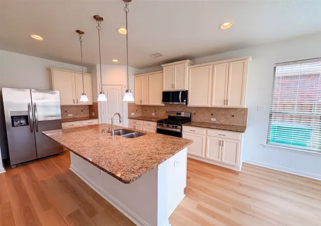 Photo 2 of Sale Pending at 174 Hampton Dr, Fate, TX 75087 | MLS# 21341705 | Listing updated on 2026-09-11
