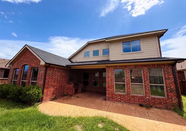 Photo 4 of Sale Pending at 174 Hampton Dr, Fate, TX 75087 | MLS# 21341705 | Listing updated on 2026-09-11