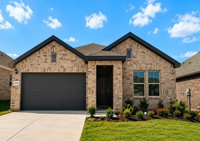 Photo 1 of Single family home for sale at 1044 Burnt Ranch Ln, Fort Worth, TX 76131 | MLS# 21341018 | Listing updated on 2026-09-14