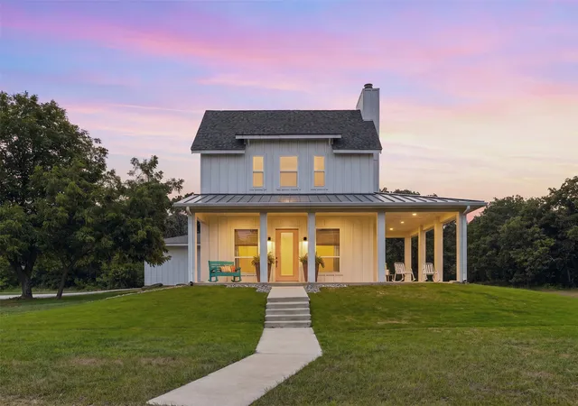 Single family home for sale at 1000 Cool Ranch Ln, Millsap, TX 76066 | MLS# 21339188