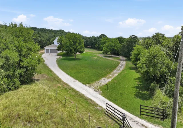 Photo 40 of Single family home for sale at 1000 Cool Ranch Ln, Millsap, TX 76066 | MLS# 21339188 | Listing updated on 2026-10-05
