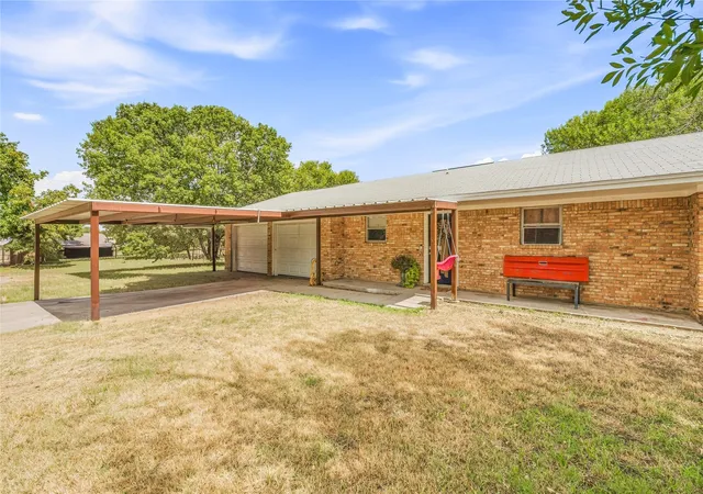 Photo 3 of Single family home for sale at 108 Vicksburg Dr, Comanche, TX 76442 | MLS# 21341729 | Listing updated on 2026-09-28