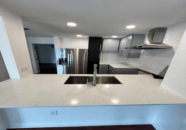 Listing Photo 4 - Condo for sale in building located at 2307 Balsam Dr, Arlington, TX 76006 - Unit #L213