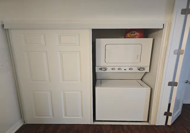 Listing Photo 5 - Condo for sale in building located at 2307 Balsam Dr, Arlington, TX 76006 - Unit #L213