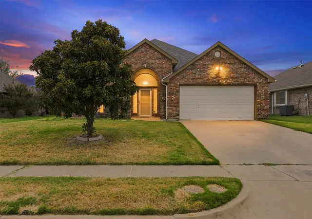 Photo 1 of Single family home for sale at 3221 Canary Ln, Midlothian, TX 76065 | MLS# 21341878 | Listing updated on 2026-10-05
